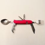 Sport si Outdoor - Camping - Cutite, bricege si accesorii - Cutite si bricege - Cutit briceag detasabil, cu 6 functii lingura furculita, rosu, 25 cm - Infinity.ro