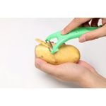 Casa si Gradina - Bucatarie si vesela - Ustensile bucatarie - Razatori si curatatoare - Curatatoare dubla, Legume si Fructe, din Plastic, Agatatoare, 18 cm, Portocaliu - Infinity.ro