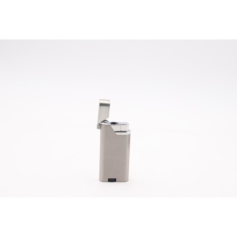 Market - Tutun si tigari - Articole si accesorii tutun - Bricheta Metalica, Linie Argintie, Antivant, Gri - Infinity.ro
