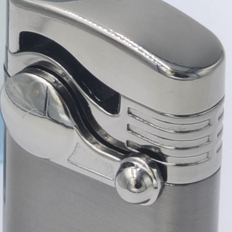 Market - Tutun si tigari - Articole si accesorii tutun - Bricheta metalica cu gaz, antivant, model flip, reincarcabila, gri, cutie - Infinity.ro