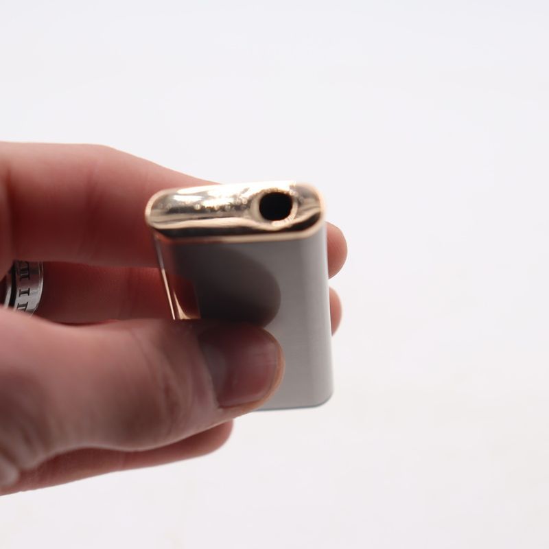 Market - Tutun si tigari - Articole si accesorii tutun - Bricheta gri cu buton auriu, antivant, reincarcabila - Infinity.ro