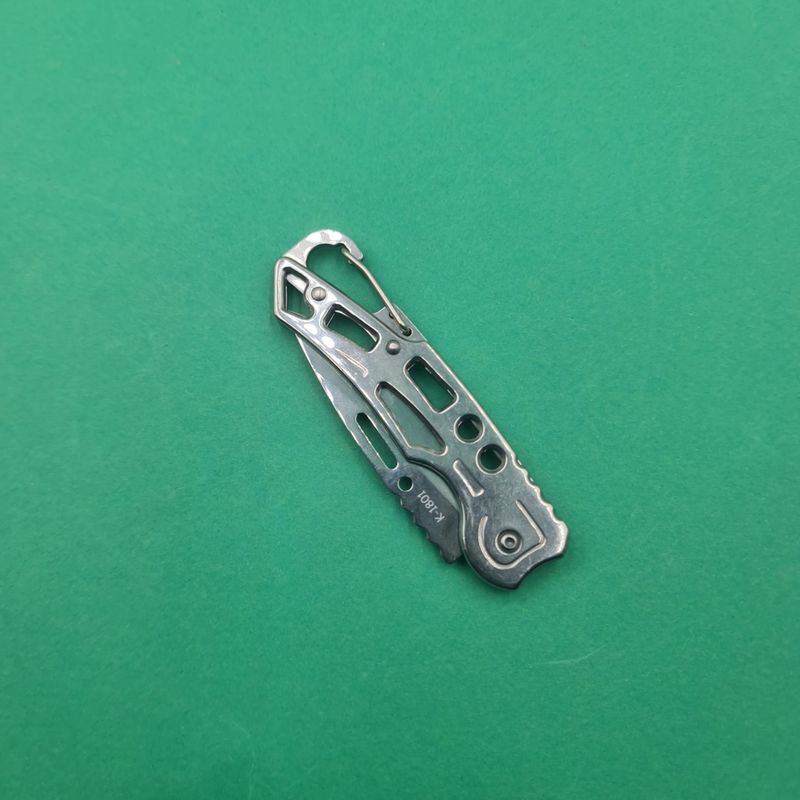 Sport si Outdoor - Camping - Cutite, bricege si accesorii - Cutite si bricege - Briceag Prindere Gaica Pentru Curea, Model Gauri, Deschidere Manuala, 15 cm, Argintiu - Infinity.ro