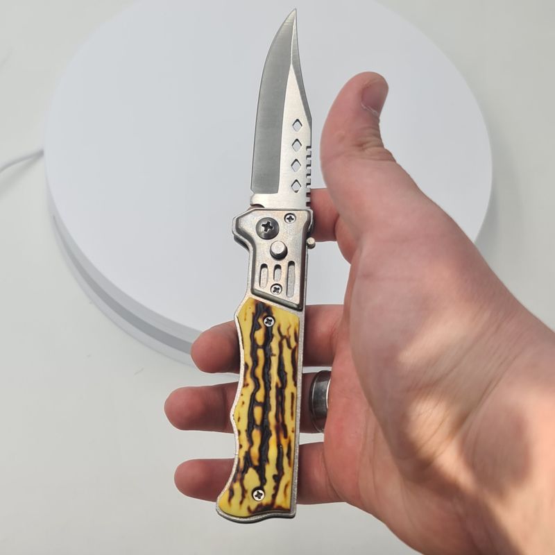 Sport si Outdoor - Camping - Cutite, bricege si accesorii - Cutite si bricege - Briceag model romburi, deschidere automata pe buton, imitatie os, 20 x 4 cm - Infinity.ro