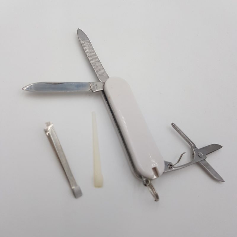 Sport si Outdoor - Camping - Cutite, bricege si accesorii - Cutite si bricege - Briceag multifunctional metal cu 5 functii, Dalimag, 59 x 17 x 8 mm, alb - Infinity.ro