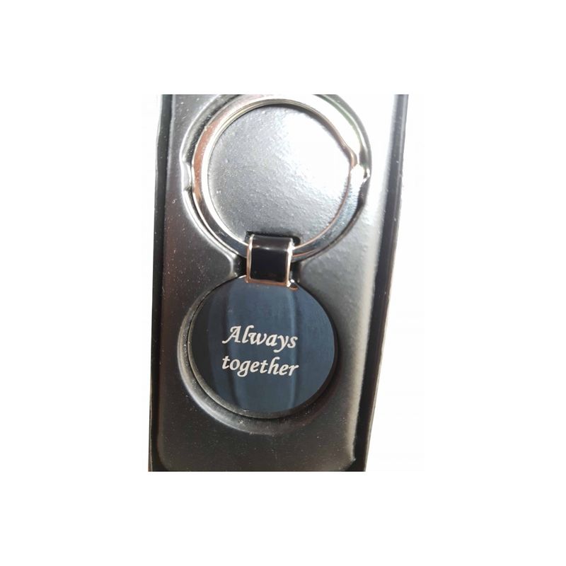 Fashion, accesorii si bijuterii - Barbati - Accesorii barbati - Alte accesorii barbati - Breloc personalizat rotund gravat cu textul tau - Infinity.ro