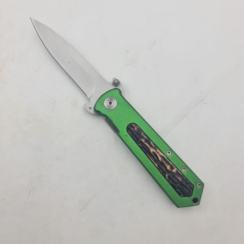 Sport si Outdoor - Camping - Cutite, bricege si accesorii - Cutite si bricege - Briceag cu Agatatoare, Deschidere Manuala, Model Scoarta de Copac, Verde, 20 cm - Infinity.ro