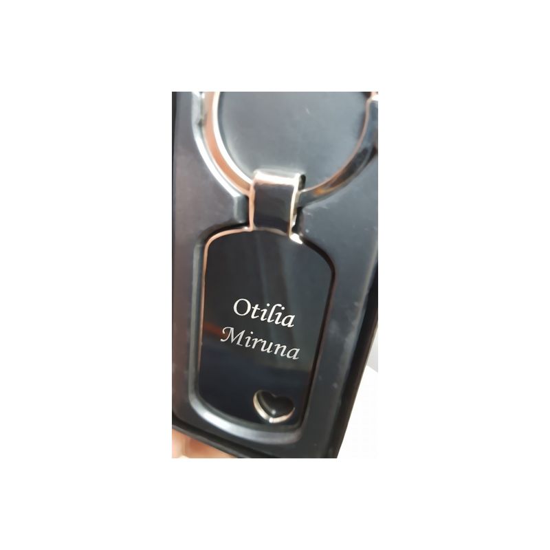 Fashion, accesorii si bijuterii - Barbati - Accesorii barbati - Alte accesorii barbati - Breloc personalizat metalic dreptunghi cu inima decupata gravat cu textul tau - Infinity.ro
