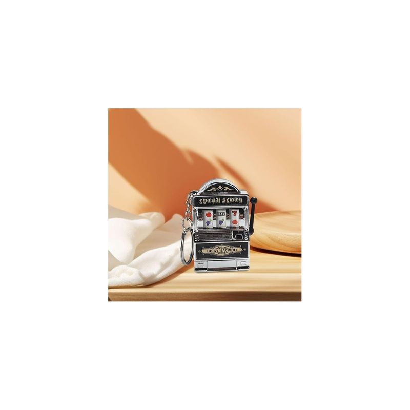 Fashion, accesorii si bijuterii - Barbati - Accesorii barbati - Alte accesorii barbati - Breloc Model Slot Machine, Mecanism Functional, 4x6 cm, Plastic, Argintiu - Infinity.ro