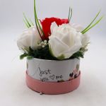 Market - Cadouri - Flori si aranjamente - Aranjament Floral, Cutie Trandafiri,  4 Trandafiri Albi din Sapun si unul Rosu - Infinity.ro