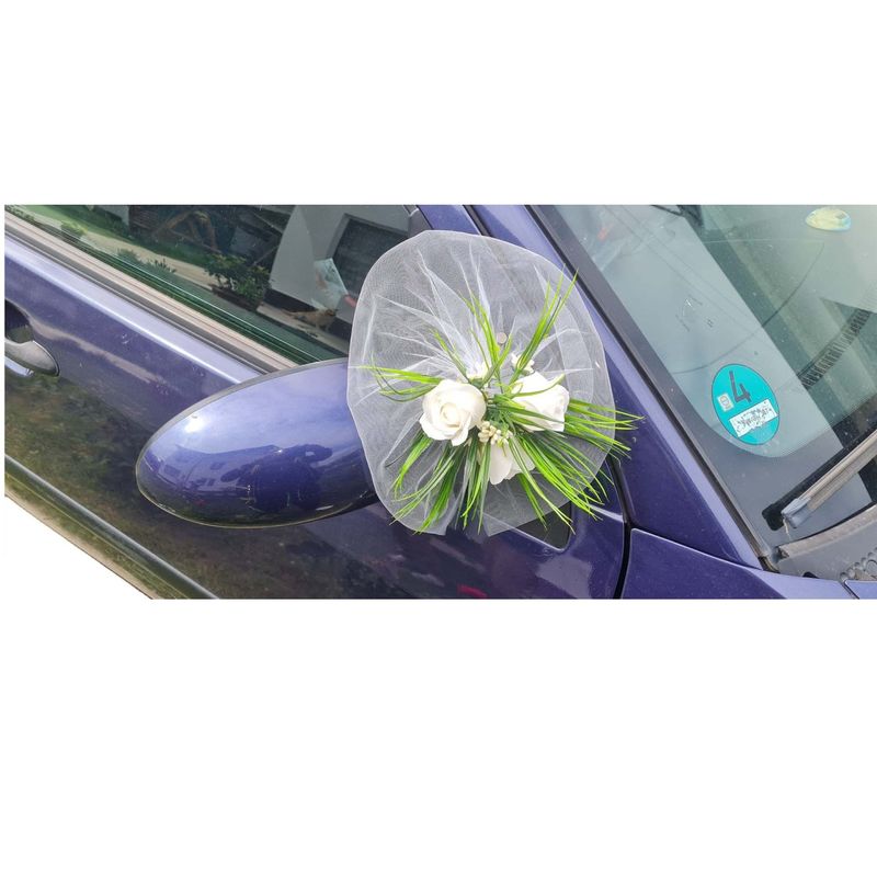 Market - Cadouri - Flori si aranjamente - Aranjament floral, oglinzi masini, alb, 30 x 30 cm, trandafiri - Infinity.ro