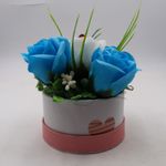 Market - Cadouri - Flori si aranjamente - Aranjament Floral, Cutie Trandafiri,  4 Trandafiri Albastri din Sapun si unul Alb - Infinity.ro