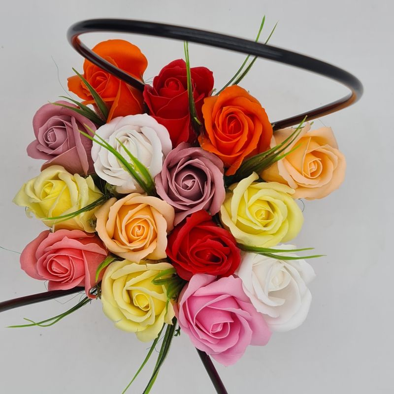 Market - Cadouri - Flori si aranjamente - Aranjament floral deosebit 15 trandafiri cutie roz, flori de sapun - Infinity.ro