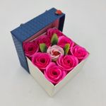 Market - Cadouri - Flori si aranjamente - Aranjament floral 9 trandafiri sapun in cutie, rosu, roz - Infinity.ro