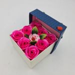 Market - Cadouri - Flori si aranjamente - Aranjament floral 9 trandafiri sapun in cutie, rosu, roz - Infinity.ro