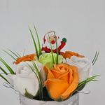 Market - Cadouri - Flori si aranjamente - Aranjament floral deosebit, Craciun, 7 trandafiri, mos craciun 2 - Infinity.ro