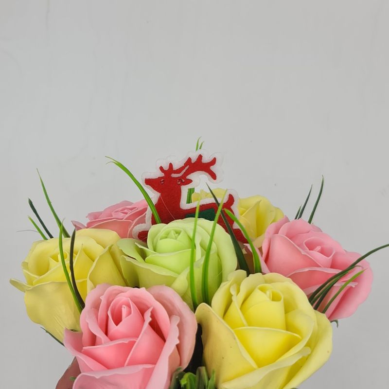 Market - Cadouri - Flori si aranjamente - Aranjament floral deosebit, Craciun, 7 trandafiri, ren - Infinity.ro