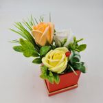 Market - Cadouri - Flori si aranjamente - Aranjament floral deosebit 3 trandafiri cutie , flori de sapun,buburuza, 10x10 cm - Infinity.ro