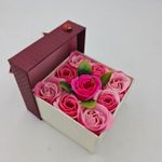 Market - Cadouri - Flori si aranjamente - Aranjament floral 9 trandafiri sapun in cutie, roz, rosu - Infinity.ro