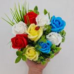 Market - Cadouri - Flori si aranjamente - Aranjament floral deosebit 9 trandafiri cutie , flori de sapun,buburuza, 15x15x15 cm - Infinity.ro