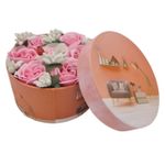 Market - Cadouri - Flori si aranjamente - Aranjament floral 7 trandafiri cutie rotunda, flori de sapun, rosu, 11x9x6 cm - Infinity.ro