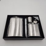 Casa si Gradina - Bucatarie si vesela - Cani si pahare - Pahare - 2 sticle metal otel inoxidabil 9oz si 3oz pentru bauturi fine, pahar si pix - Infinity.ro