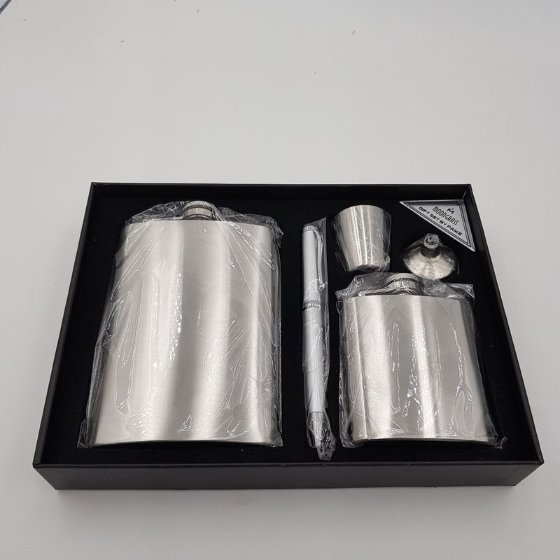 Casa si Gradina - Bucatarie si vesela - Cani si pahare - Pahare - 2 sticle metal otel inoxidabil 9oz si 3oz pentru bauturi fine, pahar si pix - Infinity.ro
