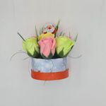 Market - Cadouri - Flori si aranjamente - Aranjament floral deosebit, Craciun, 7 trandafiri, mos craciun 1 - Infinity.ro