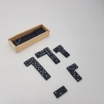 Jucarii, Copii si Bebe - Jucarii si jocuri - Jocuri si puzzle - Jocuri de societate - Joc domino cu piese plastic negre in cutie de lemn, 146 x 50 x 30 mm - Infinity.ro
