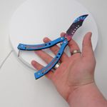 Sport si Outdoor - Camping - Cutite, bricege si accesorii - Cutite si bricege - Cutit fluture, Butterfly,  fara tais, model galaxie, curbat, 26 cm - Infinity.ro