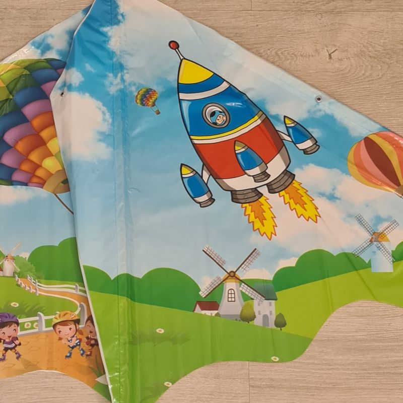 Jucarii, Copii si Bebe - Jucarii si jocuri - Jucarii de exterior - Zmeie si jucarii zburatoare - Zmeu multicolor, model balon cu aer cald, tip deltaplan, 100 x 120cm - Infinity.ro