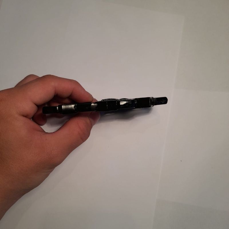 Sport si Outdoor - Sporturi de contact - Produse autoaparare - Pumnal tip box, rozeta autoaparare cu 3 zaruri, 1 cm grosime, negru - Infinity.ro