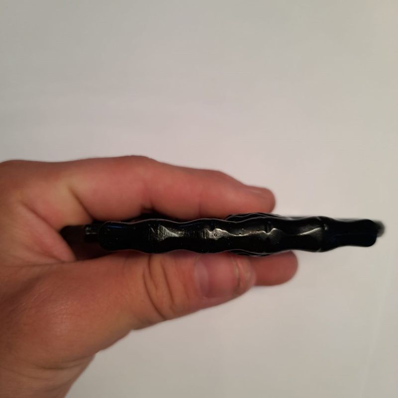 Sport si Outdoor - Sporturi de contact - Produse autoaparare - Pumnal tip box, rozeta autoaparare cu 3 zaruri, 1 cm grosime, negru - Infinity.ro