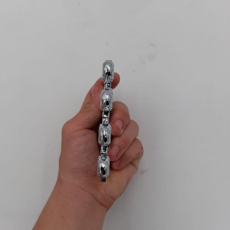 Sport si Outdoor - Sporturi de contact - Produse autoaparare - Pumnal tip box, rozeta autoaparare cu 4 cranii, 1 cm grosime, gri - Infinity.ro