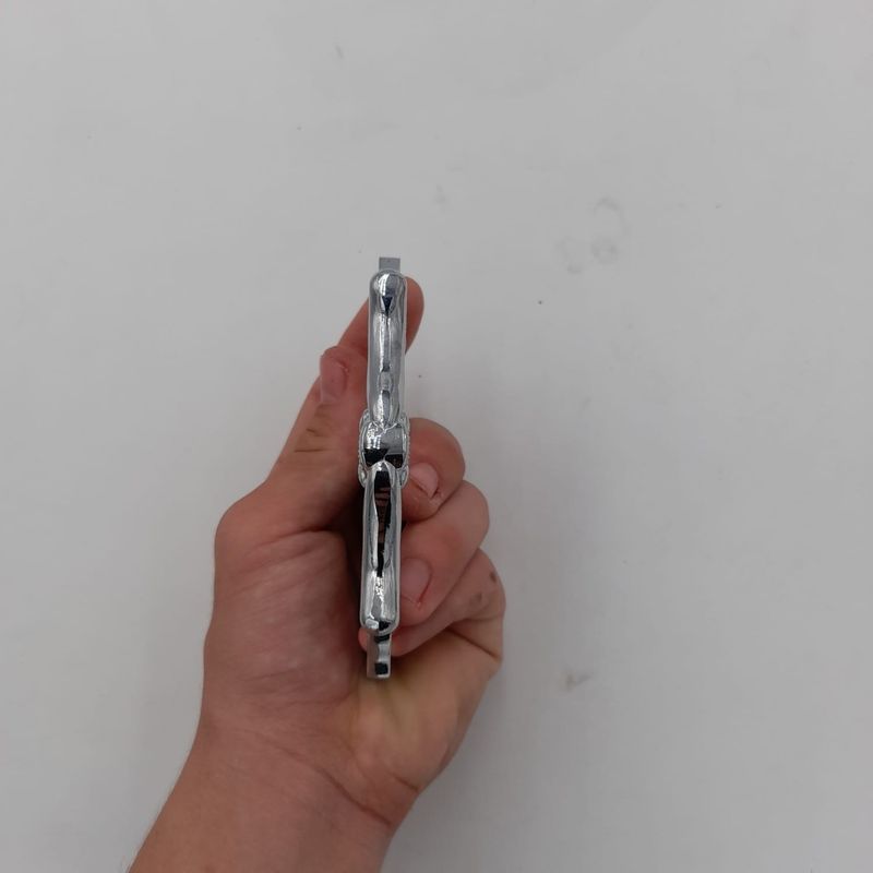 Sport si Outdoor - Sporturi de contact - Produse autoaparare - Pumnal tip box, rozeta autoaparare cu 4 cranii, 1 cm grosime, gri - Infinity.ro