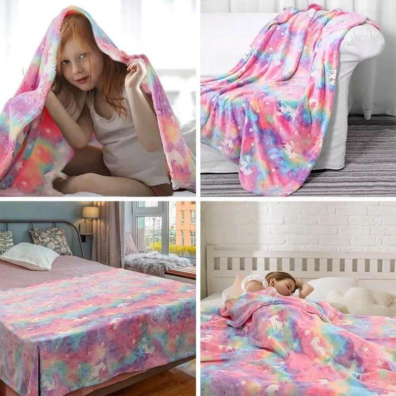 Casa si Gradina - Textile si covoare - Pături și cuverturi - Pături - Patura Pufoasa si Magica, Imprimeu Glow in the Dark, Unicorni, Roz Curcubeu, 185cm x 100cm - Infinity.ro