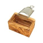 Casa si Gradina - Bucatarie si vesela - Ustensile bucatarie - Razatori si curatatoare - Razatoare pentru branza tare cu cutie colectare, lemn maslin + inox, 11x7x6 cm - Infinity.ro