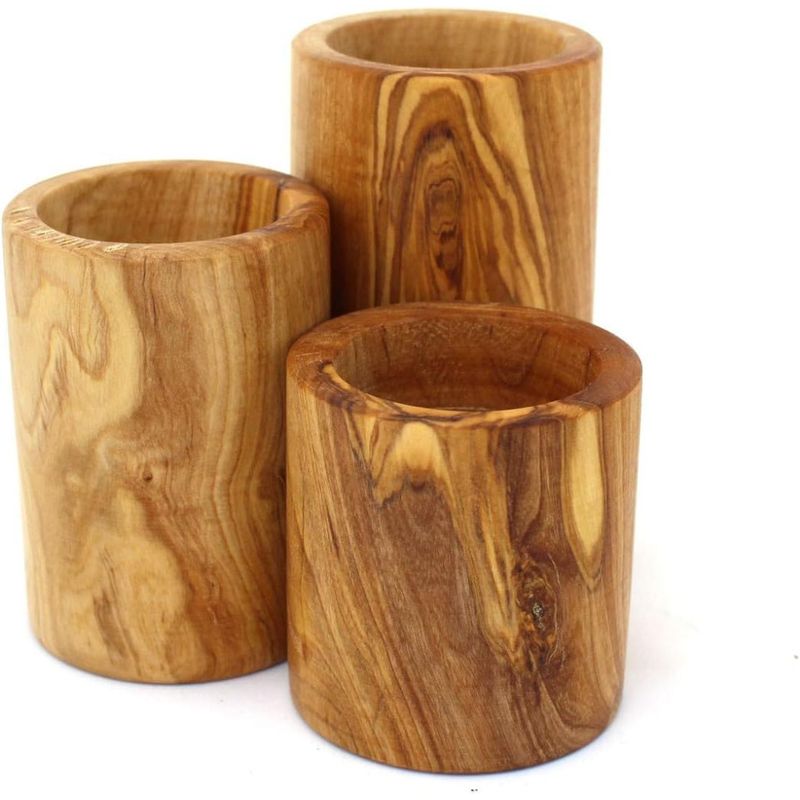 Casa si Gradina - Decoratiuni - Aromaterapie si lumanari - Suporturi lumanari - Set 3 suporturi pentru lumanari tip pastila din lemn de maslin, 6/8/10 cm, diametru 5.5 cm - Infinity.ro
