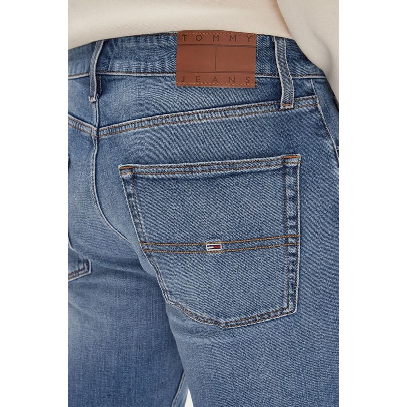 Fashion, accesorii si bijuterii - Barbati - Imbracaminte - Pantaloni barbati - Pantaloni scurti de blugi Tommy Jeans DM0DM20960 36 US Albastru - Infinity.ro