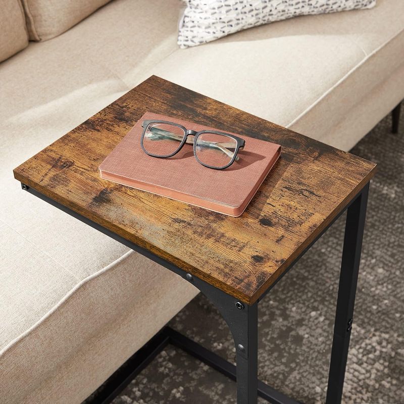 Casa si Gradina - Mobilier - Mese si birouri - Masute de cafea - Masuta laterala C-shape pentru canapea sau pat, blat din PAL, cadru metalic, stil industrial, 40x30x62 cm, maro rustic - Infinity.ro