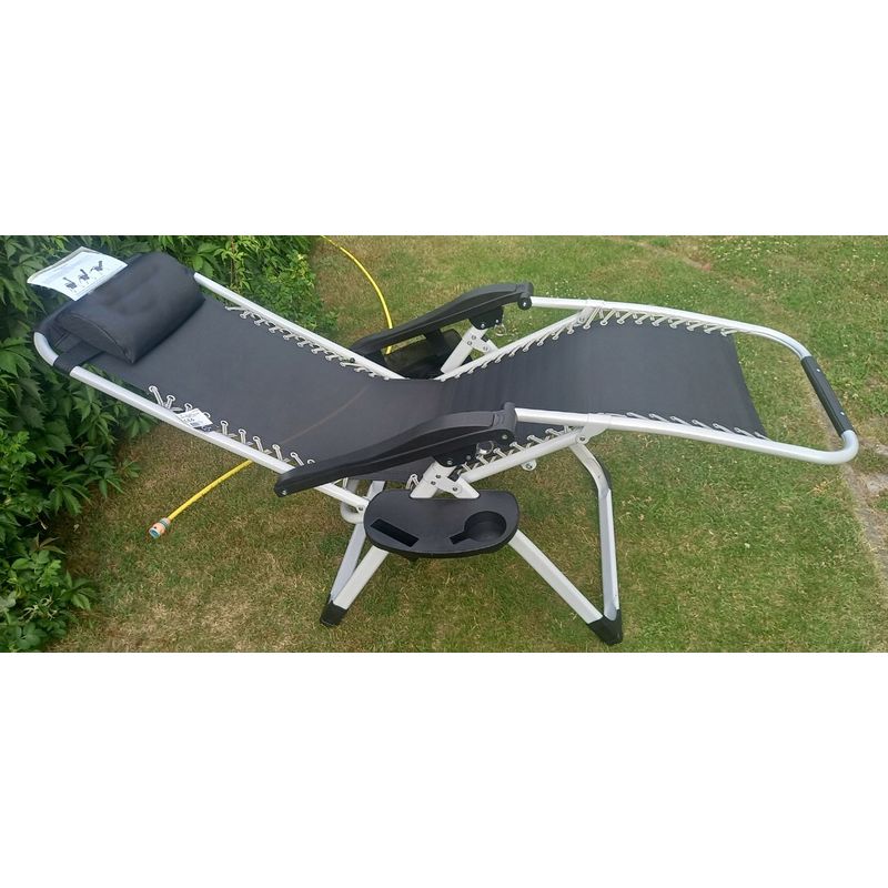 Casa si Gradina - Gradina si terasa - Mobilier exterior - Scaune si sezlonguri gradina - Sezlong pliabil gravitate zero, 175x65 cm, cu masuta si buzunar organizator, 120 kg, negru - Infinity.ro