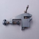 Casa si Gradina - Constructii - Scule electrice si accesorii - Menghine si cleme fixare - Mini Menghina din Fonta cu Prindere de Masa, Nicovala, 10 cm, Gri - Infinity.ro