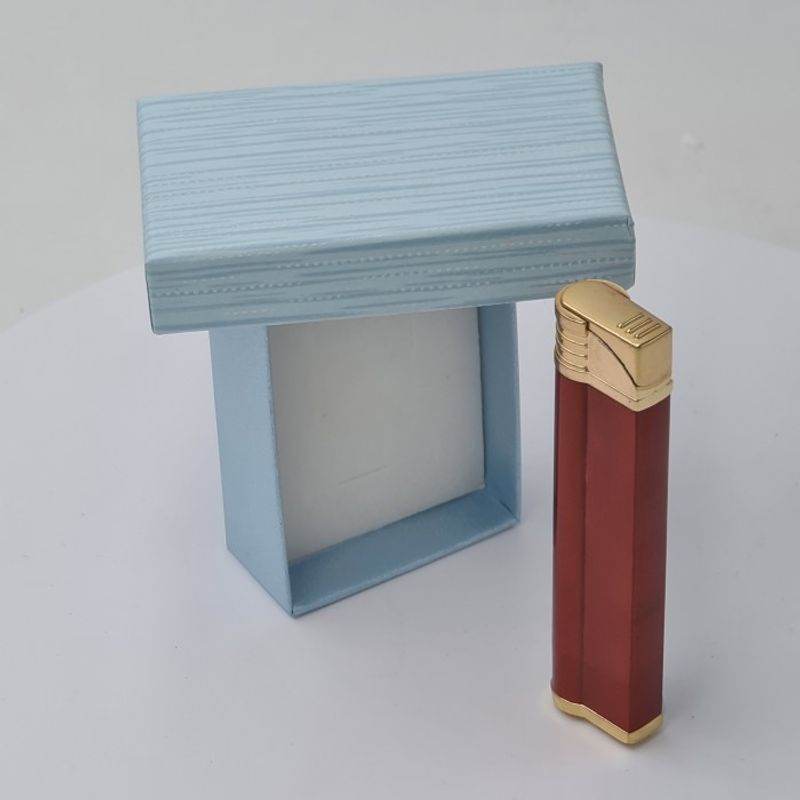 Market - Tutun si tigari - Articole si accesorii tutun - Bricheta Metalica cu Gaz, Antivant, Model Robotic Slim, Reincarcabila, Rosu, Cutie - Infinity.ro