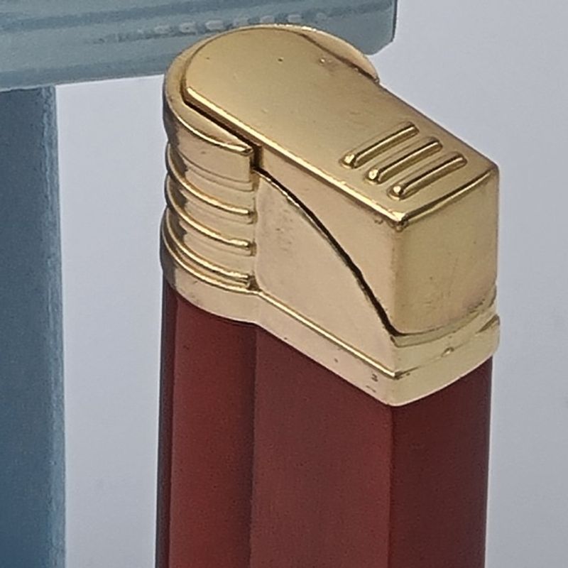 Market - Tutun si tigari - Articole si accesorii tutun - Bricheta Metalica cu Gaz, Antivant, Model Robotic Slim, Reincarcabila, Rosu, Cutie - Infinity.ro