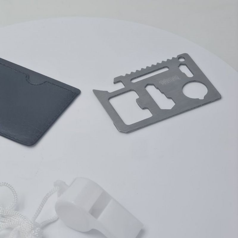 Sport si Outdoor - Accesorii si echipamente sportive - Sporturi extreme si supravietuire - Kituri supravietuire - Kit supravietuire, 3 in 1, card multifunctional, husa, fluier, gri - Infinity.ro