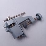 Casa si Gradina - Bucatarie si vesela - Ustensile bucatarie - Ascutitoare cutite - Dispozitiv Ascutit Cutite Easy Sharp cu Menghina de Prindere Metalica, Albastru/Gri - Infinity.ro