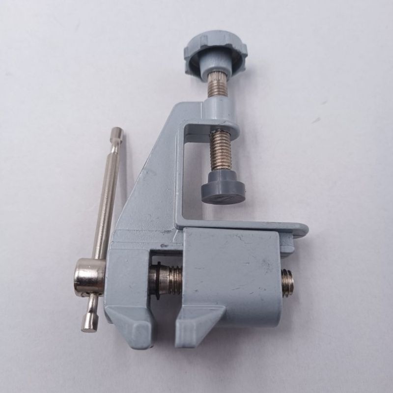 Casa si Gradina - Bucatarie si vesela - Ustensile bucatarie - Ascutitoare cutite - Dispozitiv Ascutit Cutite Easy Sharp cu Menghina de Prindere Metalica, Albastru/Gri - Infinity.ro