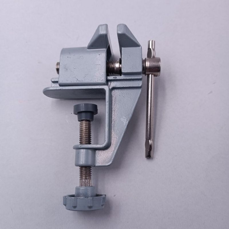 Casa si Gradina - Bucatarie si vesela - Ustensile bucatarie - Ascutitoare cutite - Dispozitiv Ascutit Cutite Easy Sharp cu Menghina de Prindere Metalica, Albastru/Gri - Infinity.ro