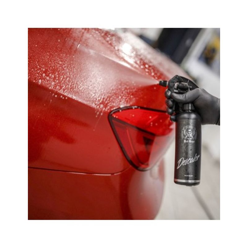 Auto si Moto - Intretinere auto - Produse curatare auto - Solutie Curatat Calcarul si Petele de Apa BadBoys Descaler 500ml - Infinity.ro