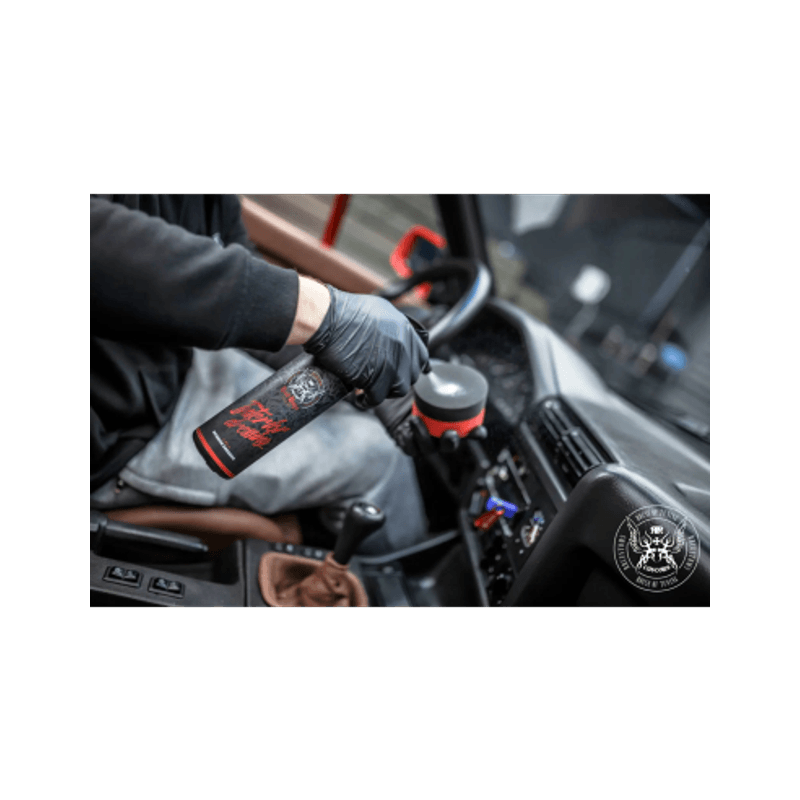 Auto si Moto - Intretinere auto - Produse curatare auto - Dressing Interior Plastice cu miros Cola BadBoys Interior Dressing Cola, 500ml - Infinity.ro