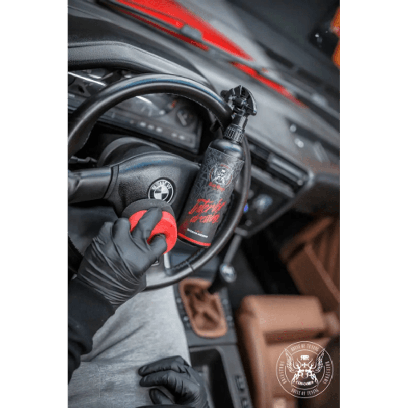 Auto si Moto - Intretinere auto - Produse curatare auto - Dressing Interior Plastice cu miros Cola BadBoys Interior Dressing Cola, 500ml - Infinity.ro